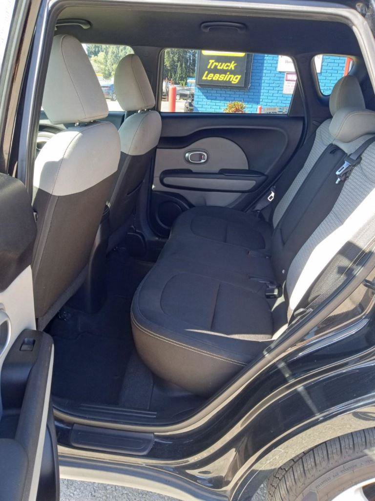 Used 2015 Kia Soul + FWD image 7