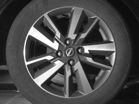 Used 2025 Nissan Versa SV FWD image 18