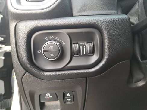 Used 2019 RAM 1500 Big Horn AWD/4WD image 23
