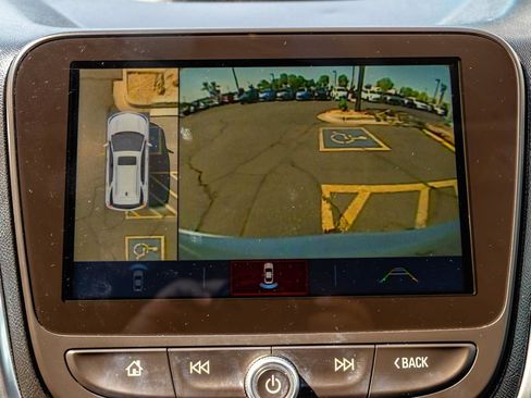 Used 2018 Chevrolet Equinox Premier FWD image 15