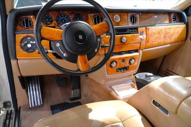 Used 2009 Rolls-Royce Phantom Sedan RWD image 27