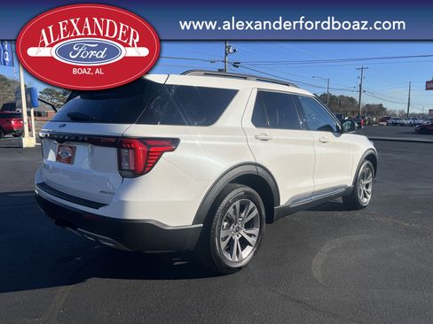 Used 2025 Ford Explorer Active w/ Active Comfort Package image 4