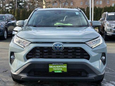 Used 2021 Toyota RAV4 XLE image 8