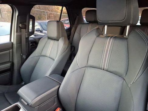 Used 2025 Toyota 4Runner Limited image 16