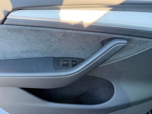 Used 2024 Tesla Model Y Long Range image 23