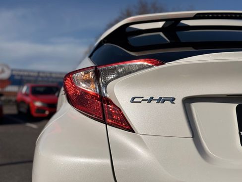 Used 2019 Toyota C-HR XLE image 9