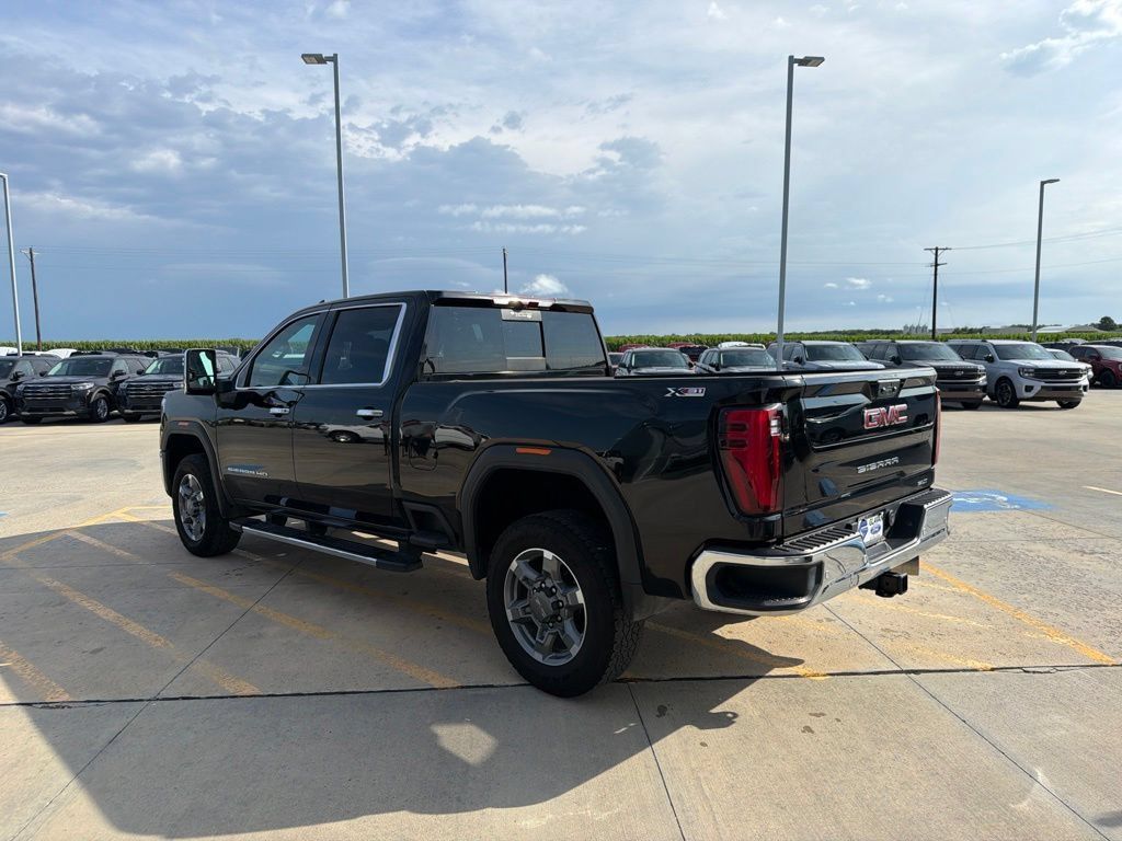 Used 2025 GMC Sierra 2500 SLT AWD/4WD image 5