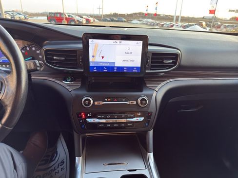 Used 2020 Ford Explorer Limited image 19