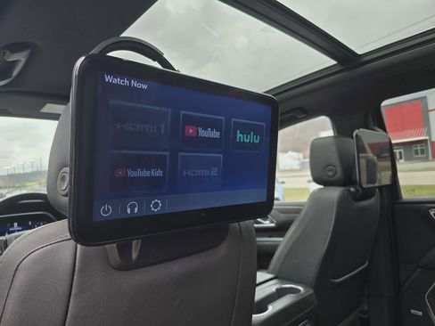 Used 2023 Chevrolet Tahoe High Country image 15