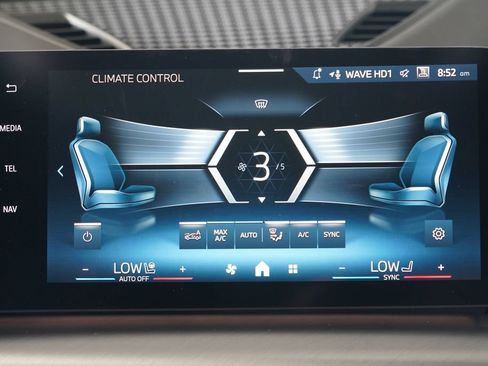 New 2026 BMW X2 xDrive28i w/ Technology Package AWD/4WD image 17