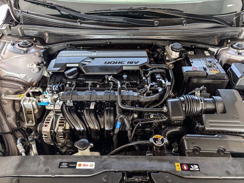 Used 2025 Hyundai Elantra SEL FWD image 14