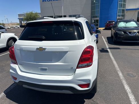 Used 2018 Chevrolet Trax LT w/ LT Convenience Package FWD image 5