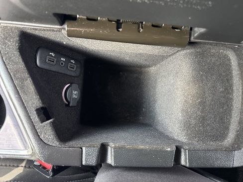 Used 2018 Dodge Challenger SXT image 22