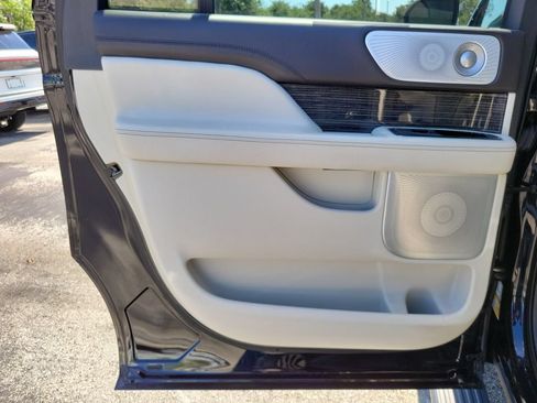 Certified 2023 Lincoln Navigator L Black Label AWD/4WD image 10