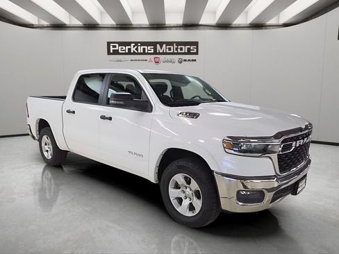 Used 2025 RAM 1500 Big Horn AWD/4WD image 7
