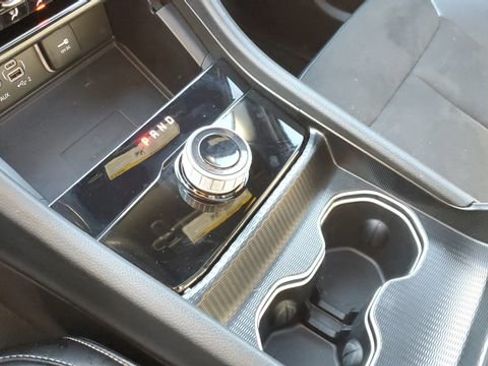 Certified 2024 Jeep Grand Cherokee L Altitude image 18