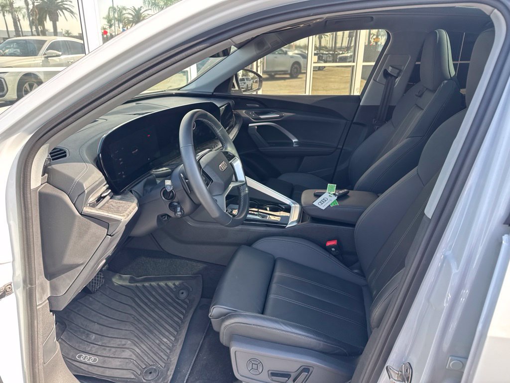Used 2025 Audi Q5 Premium Plus w/ Premium Plus AWD/4WD image 26