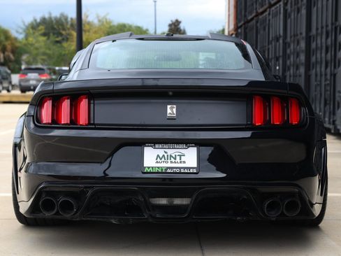 Used 2016 Ford Mustang Shelby GT350 w/ Technology Package RWD image 11