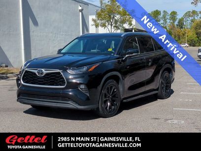 Used 2022 Toyota Highlander XLE
