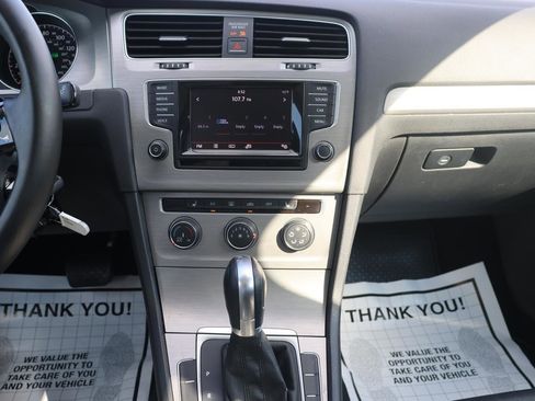 Used 2015 Volkswagen Golf 4-Door image 32
