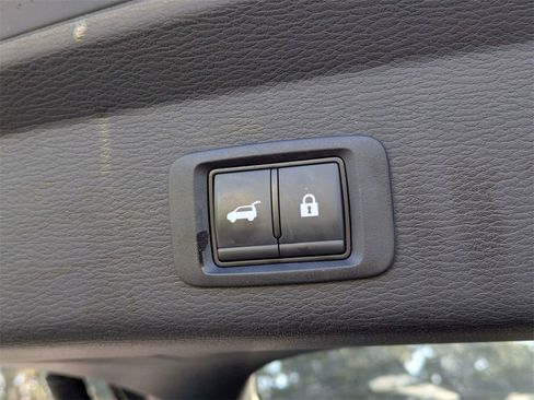 Used 2024 Mitsubishi Outlander SE image 14