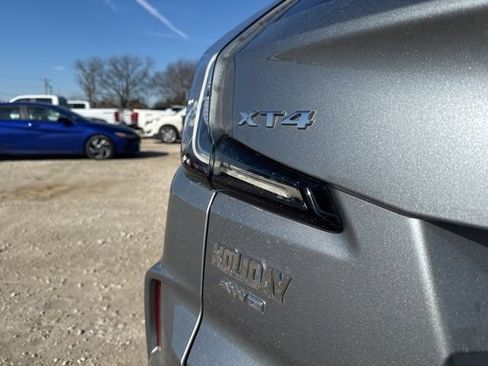 Used 2024 Cadillac XT4 Sport image 11