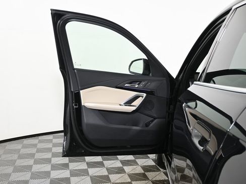 Used 2025 BMW X1 xDrive28i w/ Technology Package image 26