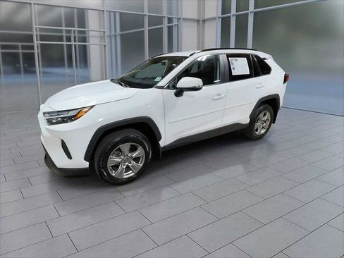 Certified 2022 Toyota RAV4 XLE image 4