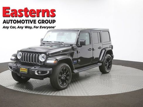Used 2025 Jeep Wrangler Unlimited Sahara AWD/4WD image 51