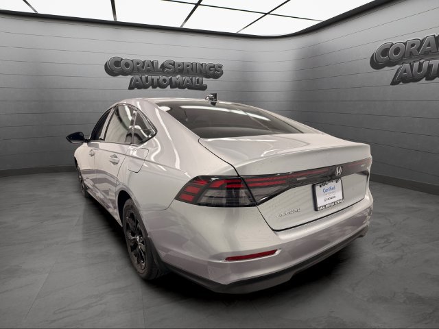 Certified 2025 Honda Accord SE image 3