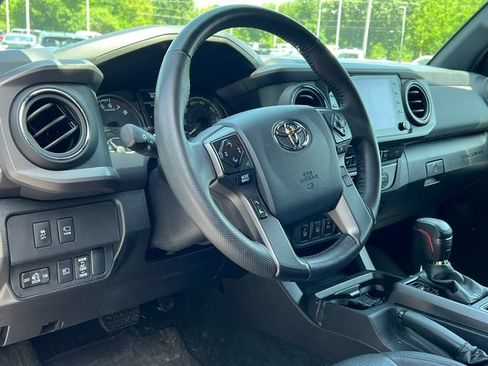 Used 2023 Toyota Tacoma TRD Off-Road w/ TRD Premium Off Road Package AWD/4WD image 3