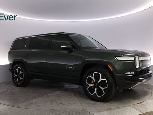 Used 2023 Rivian R1S Adventure AWD/4WD image 14