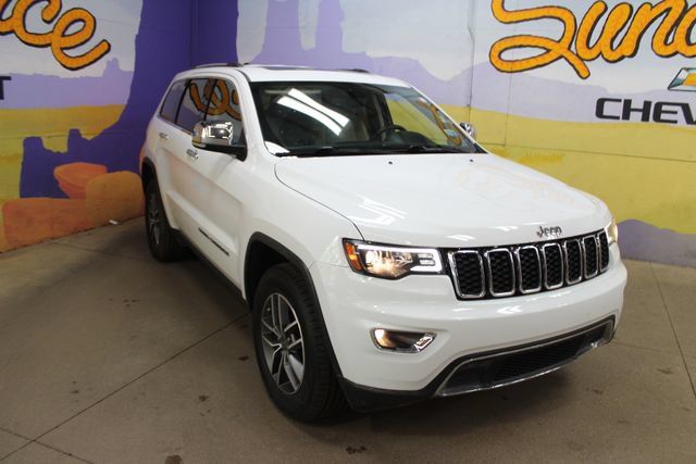 Used 2020 Jeep Grand Cherokee Limited AWD/4WD image 2