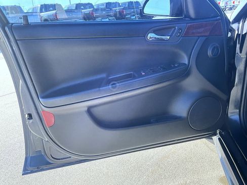 Used 2009 Chevrolet Impala LT image 9
