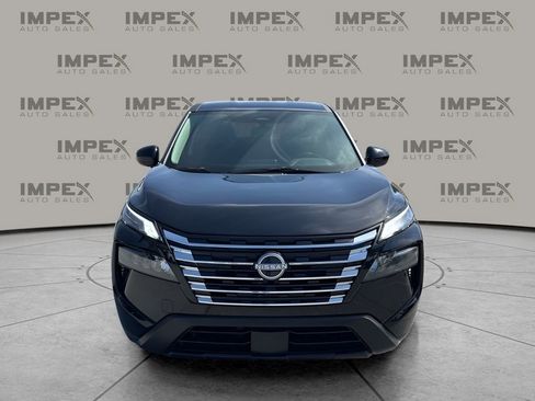 Used 2025 Nissan Rogue SV image 8