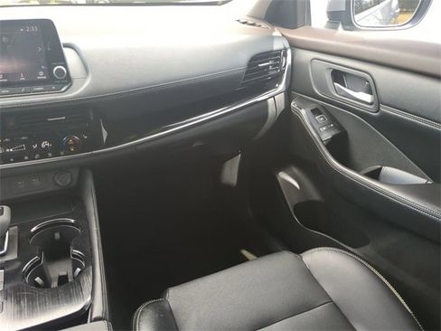 Used 2022 Nissan Rogue SL image 17