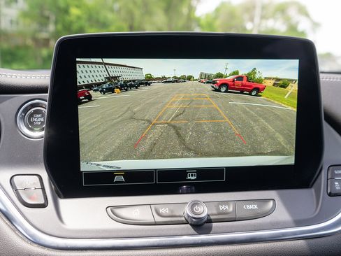 Used 2025 Chevrolet Blazer LT AWD/4WD image 18