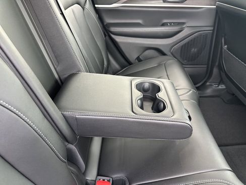 New 2025 Jeep Grand Cherokee Limited w/ Black Appearance Package AWD/4WD image 54