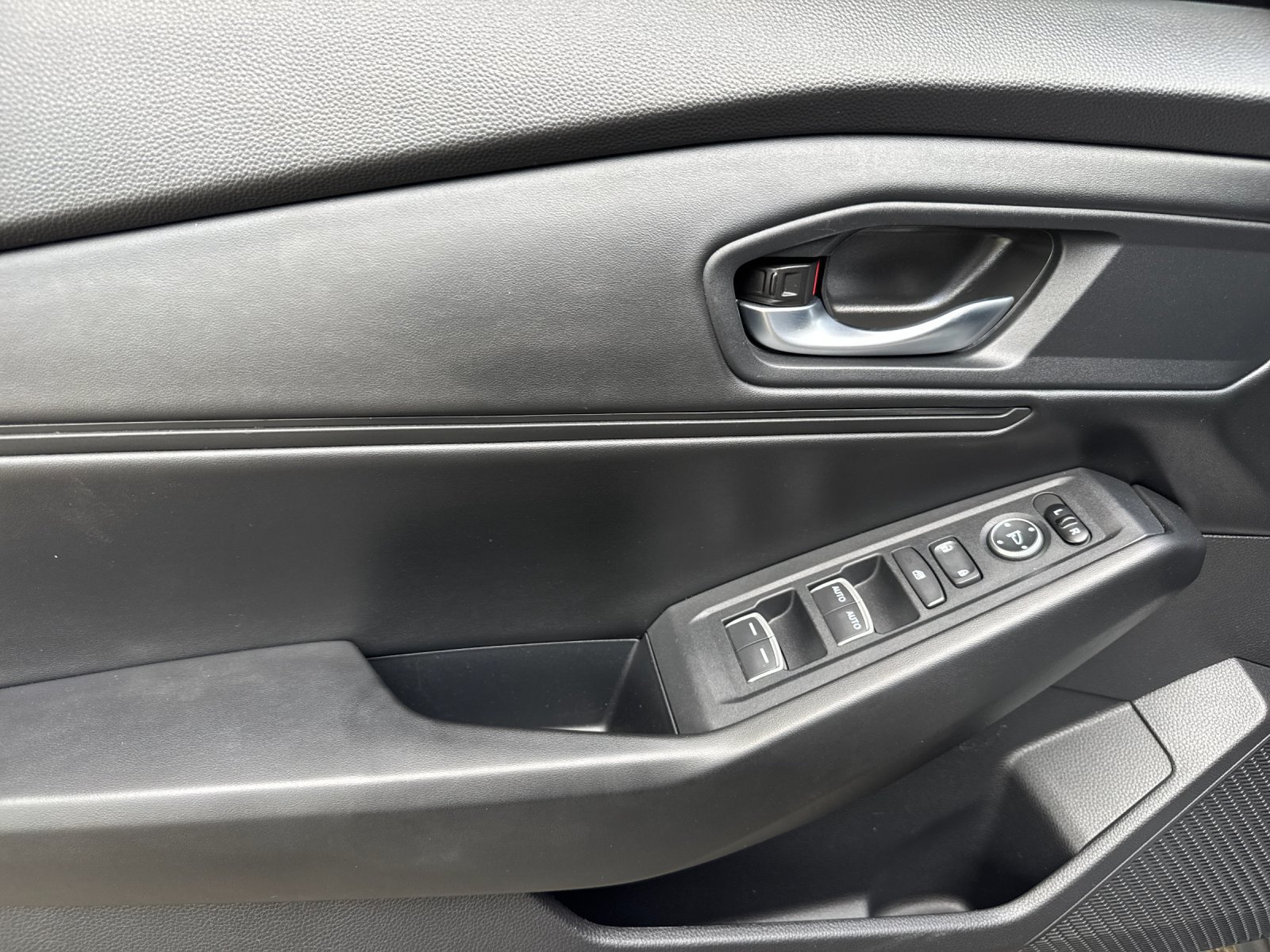 Used 2024 Honda Accord EX image 11
