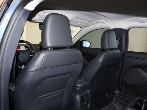 Certified 2024 Ford Mustang Mach-E Select image 33