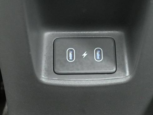Used 2025 Hyundai Elantra SEL FWD image 13
