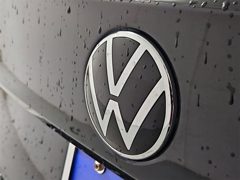 Certified 2023 Volkswagen Taos SE image 11