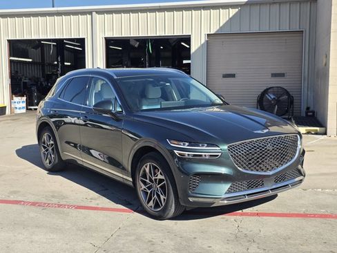 Used 2023 Genesis GV70 2.5T w/ Advanced Package image 3