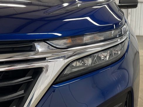 Used 2023 Chevrolet Equinox LS FWD image 9