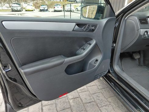 Used 2013 Volkswagen Jetta SE image 12