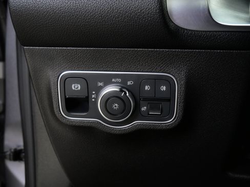Certified 2021 Mercedes-Benz GLB 250 4MATIC image 29