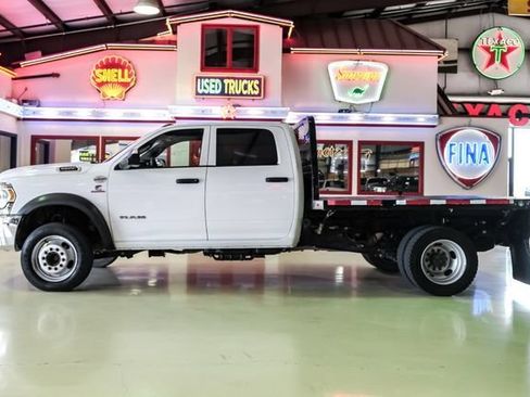 Used 2022 RAM 5500 Tradesman w/ Chrome Appearance Group AWD/4WD image 9