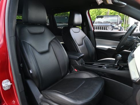 Used 2025 Jeep Compass Limited AWD/4WD image 33