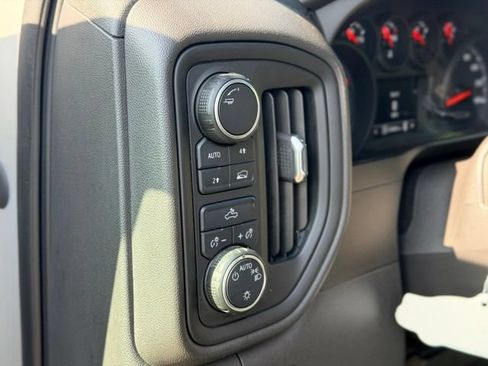 Used 2020 Chevrolet Silverado 1500 Custom w/ Custom Value Package AWD/4WD image 8