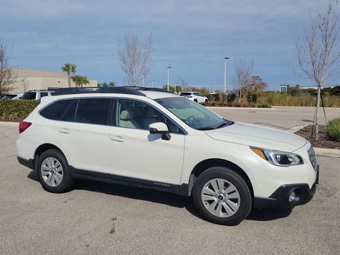 Used 2017 Subaru Outback 2.5i Premium image 3